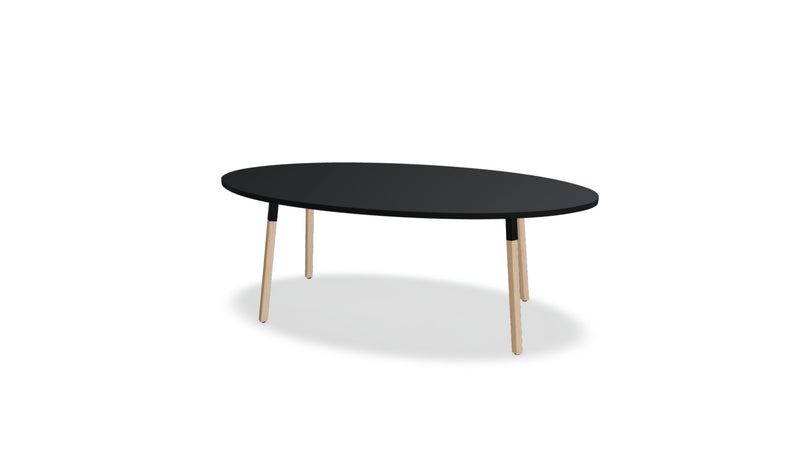 Table Ogi W, MDD, plateau bois noir, vue entière frontale avec légère perspective, fond blanc