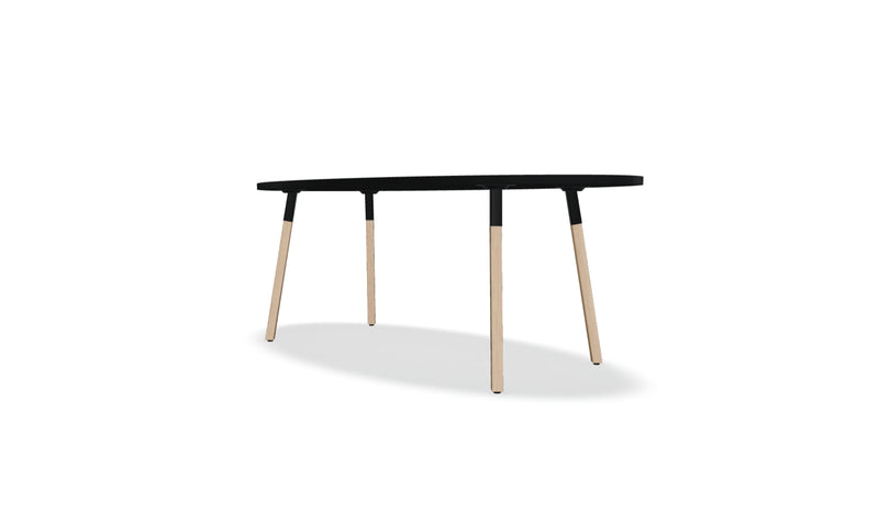 Table Ogi W, MDD, plateau bois noir, vue entière en plongée trois-quarts, fond blanc