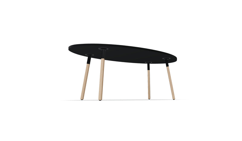 Table Ogi W, MDD, plateau bois noir, vue entière en contre-plongée trois-quarts, fond blanc