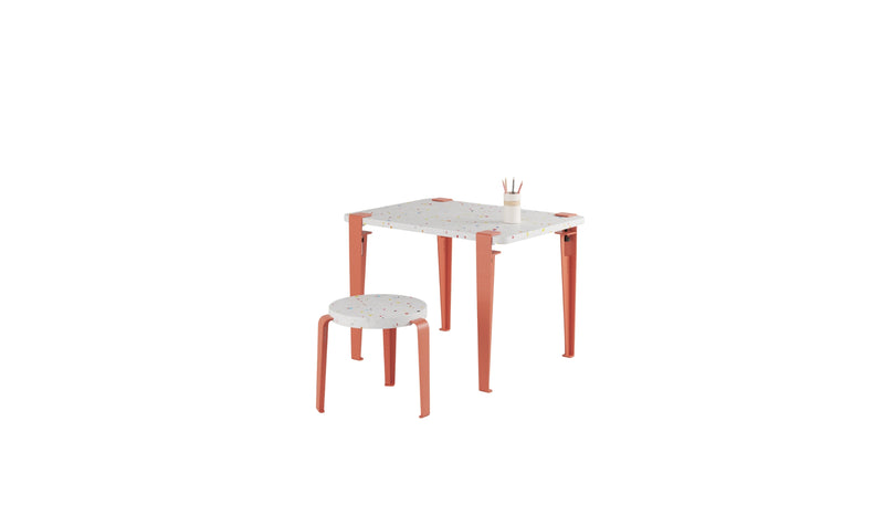 Bureau enfant, plastique recyclé, pieds en acier rose flamant