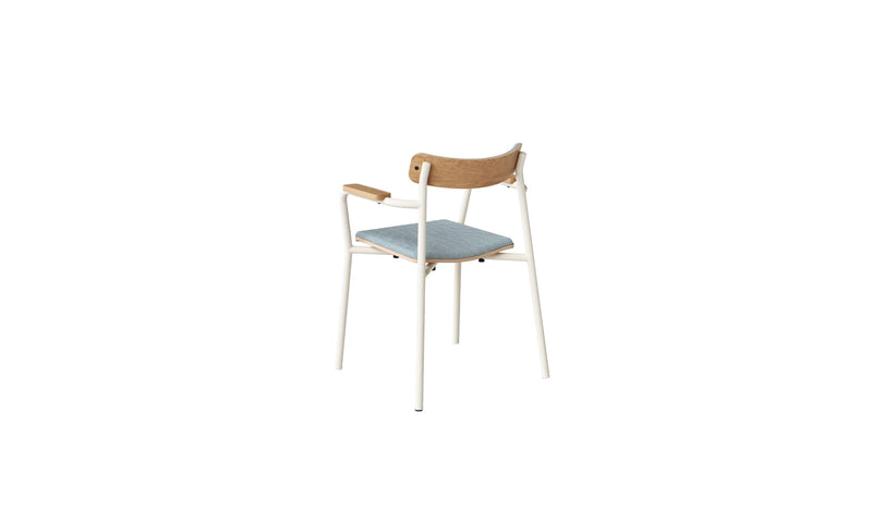 Chaise avec accoudoirs, assise en tissu bleu, structure en métal blanc et éléments en bois, vue arrière.