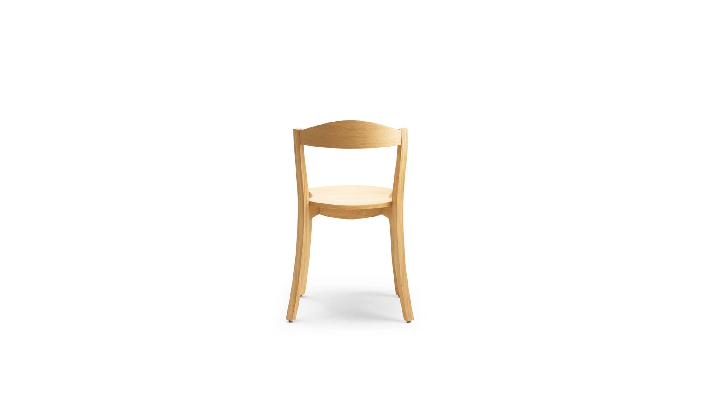 Chaise Bibolina en bois d’Alki, vue de dos sur fond blanc, assise incurvée et dossier arrondi.