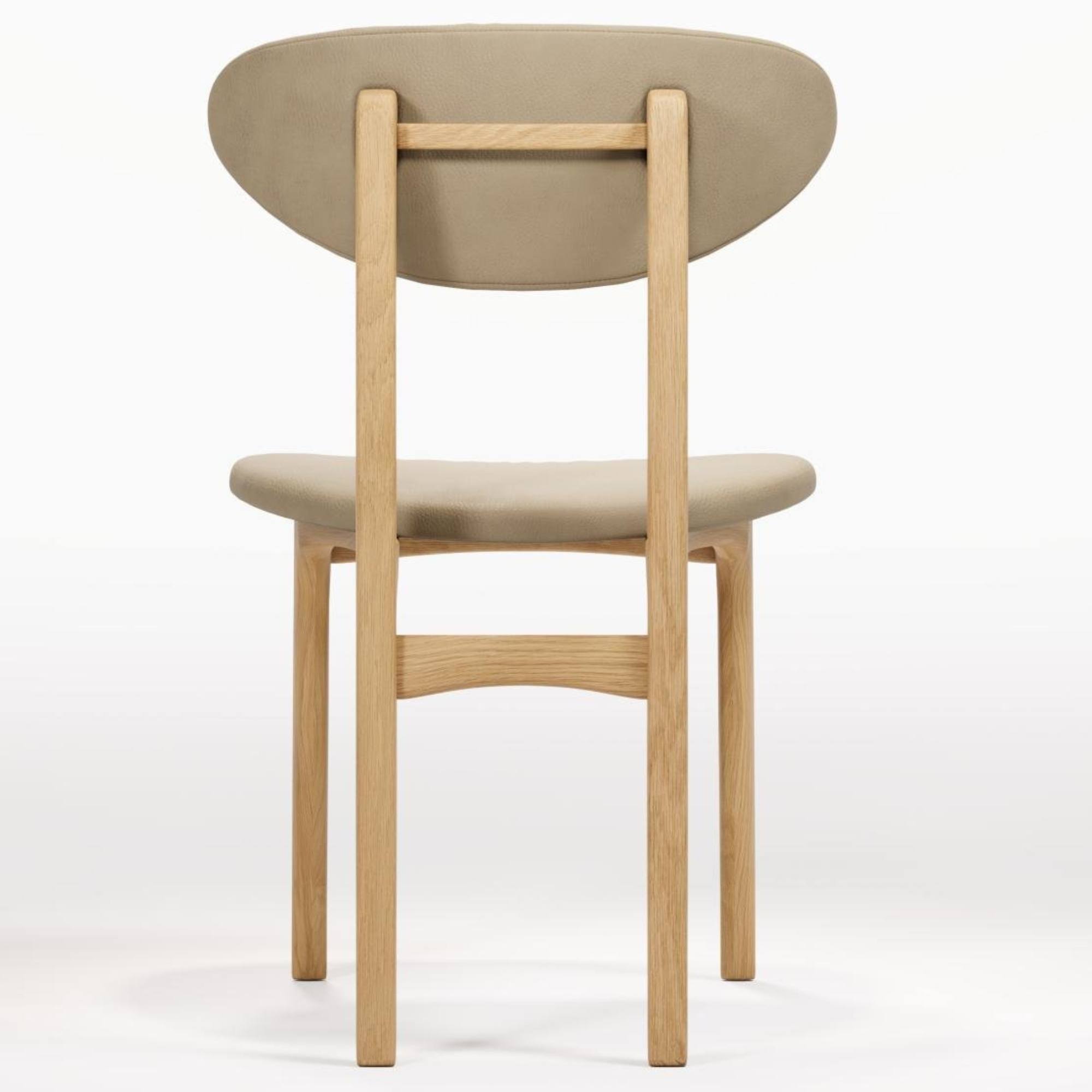 Chaise Degas en cuir beige et chêne massif, vue arrière sur fond blanc
