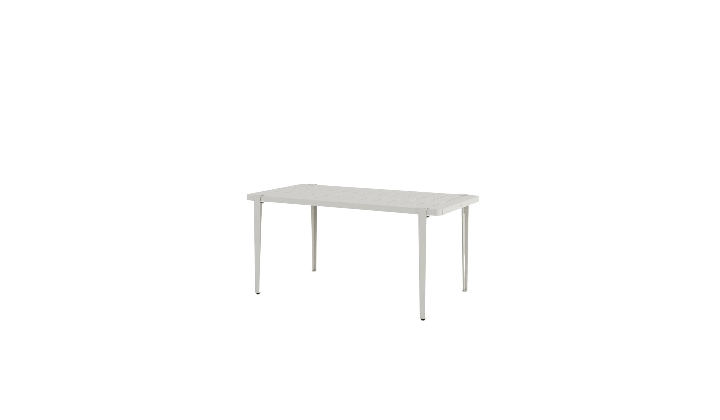 Table rectangulaire Tiptoe modèle Panorama en métal gris craie, 6 places, présentée sur fond blanc.
