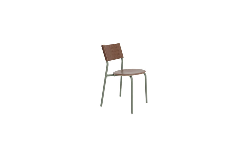 Chaise empilable en noyer et acier, modèle SSD de la marque Tiptoe, couleur gris eucalyptus, vue de côté avec un siège rond et un dossier simple sur fond blanc.