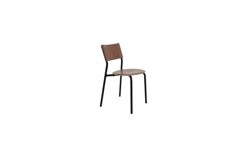 Chaise empilable en noyer et acier, modèle SSD de la marque Tiptoe, couleur noir, vue de côté avec un siège rond et un dossier simple sur fond blanc.