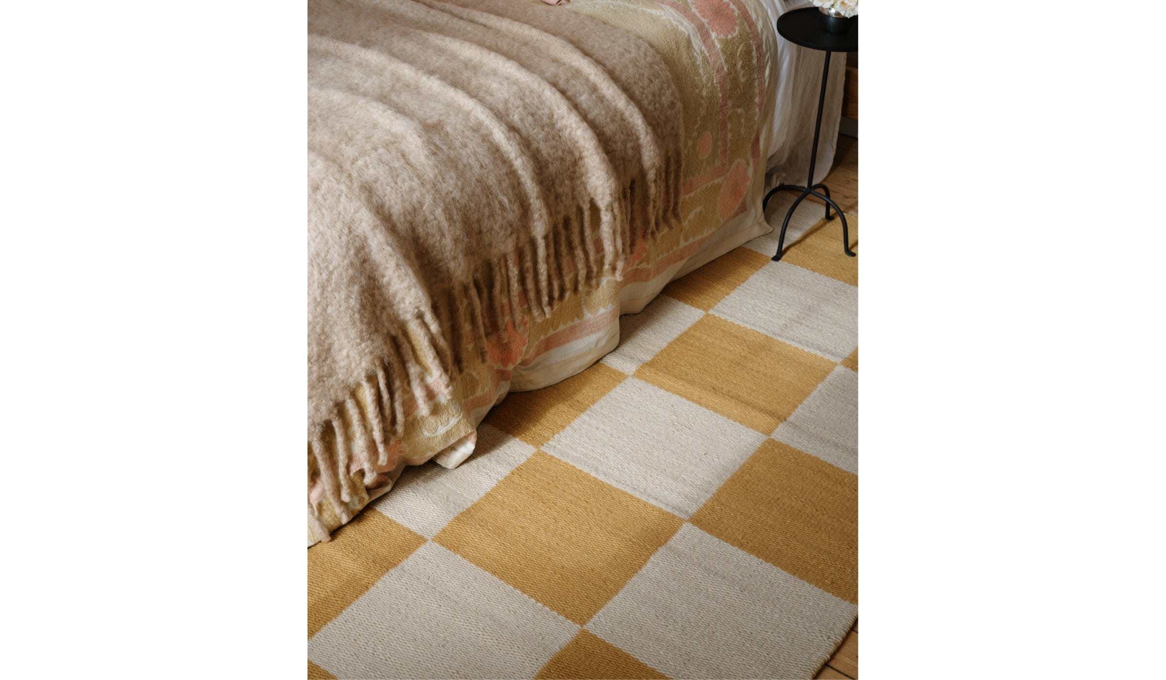 Tapis Chess à carreaux jaune et blanc en laine naturelle