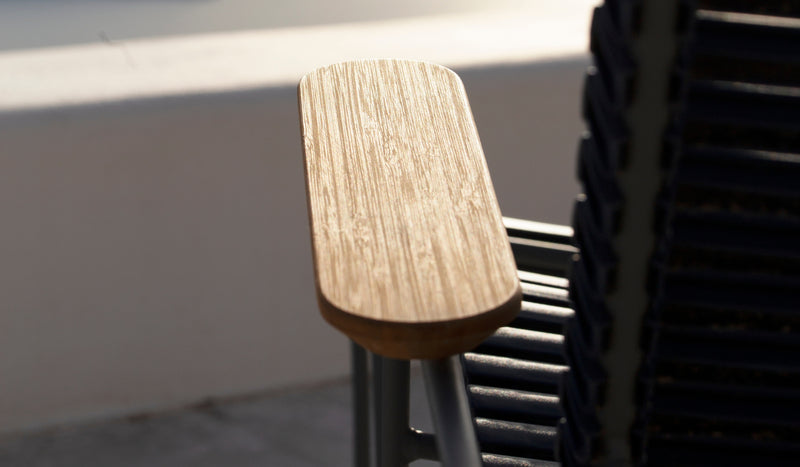 Click - Garden chair, dark blue and bamboo armrest