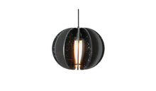 Lampe suspendue Alpha Zulu Rond en matériaux recyclés, noir-noir