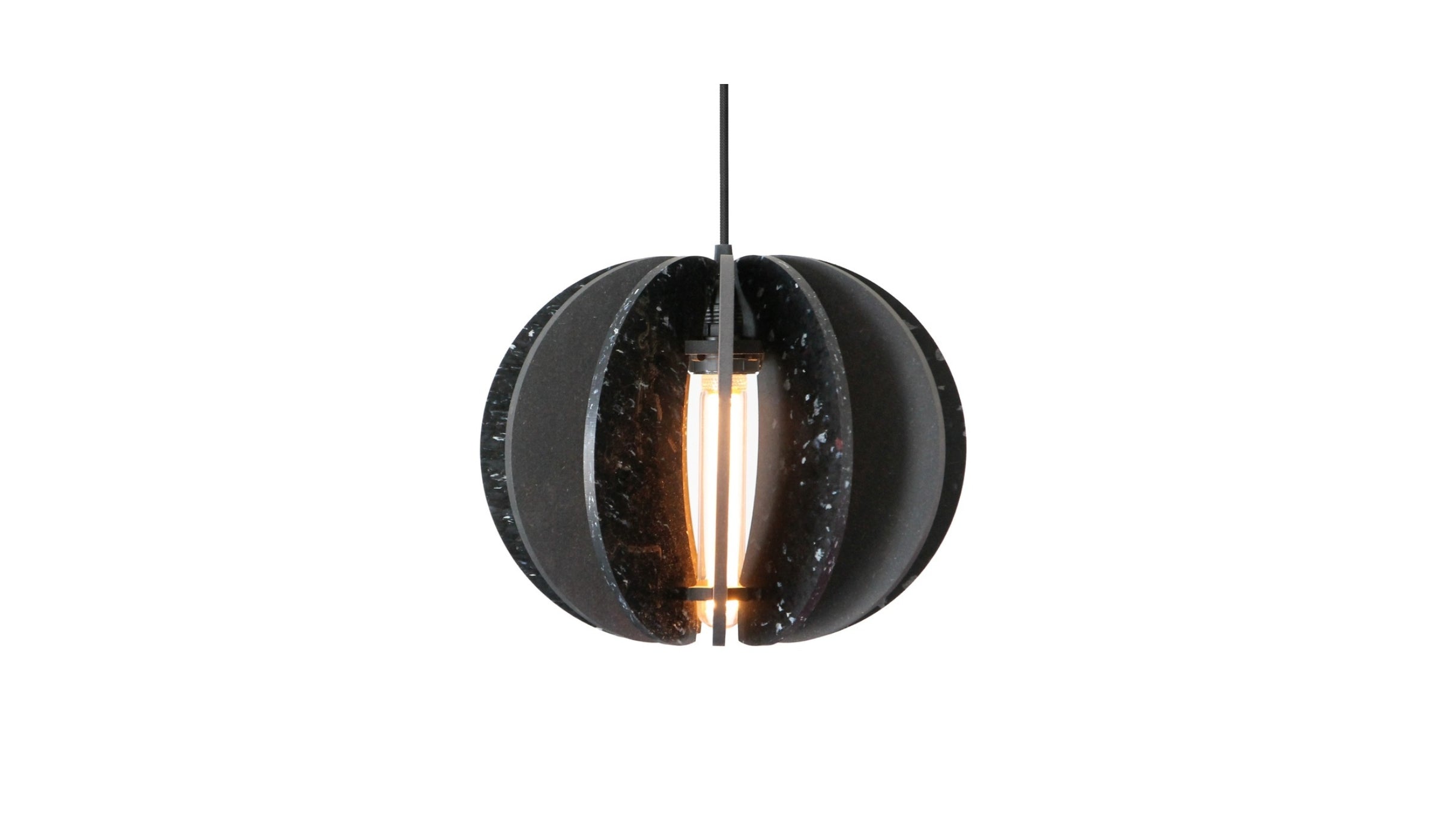 Lampe suspendue Alpha Zulu Rond en matériaux recyclés, noir-noir