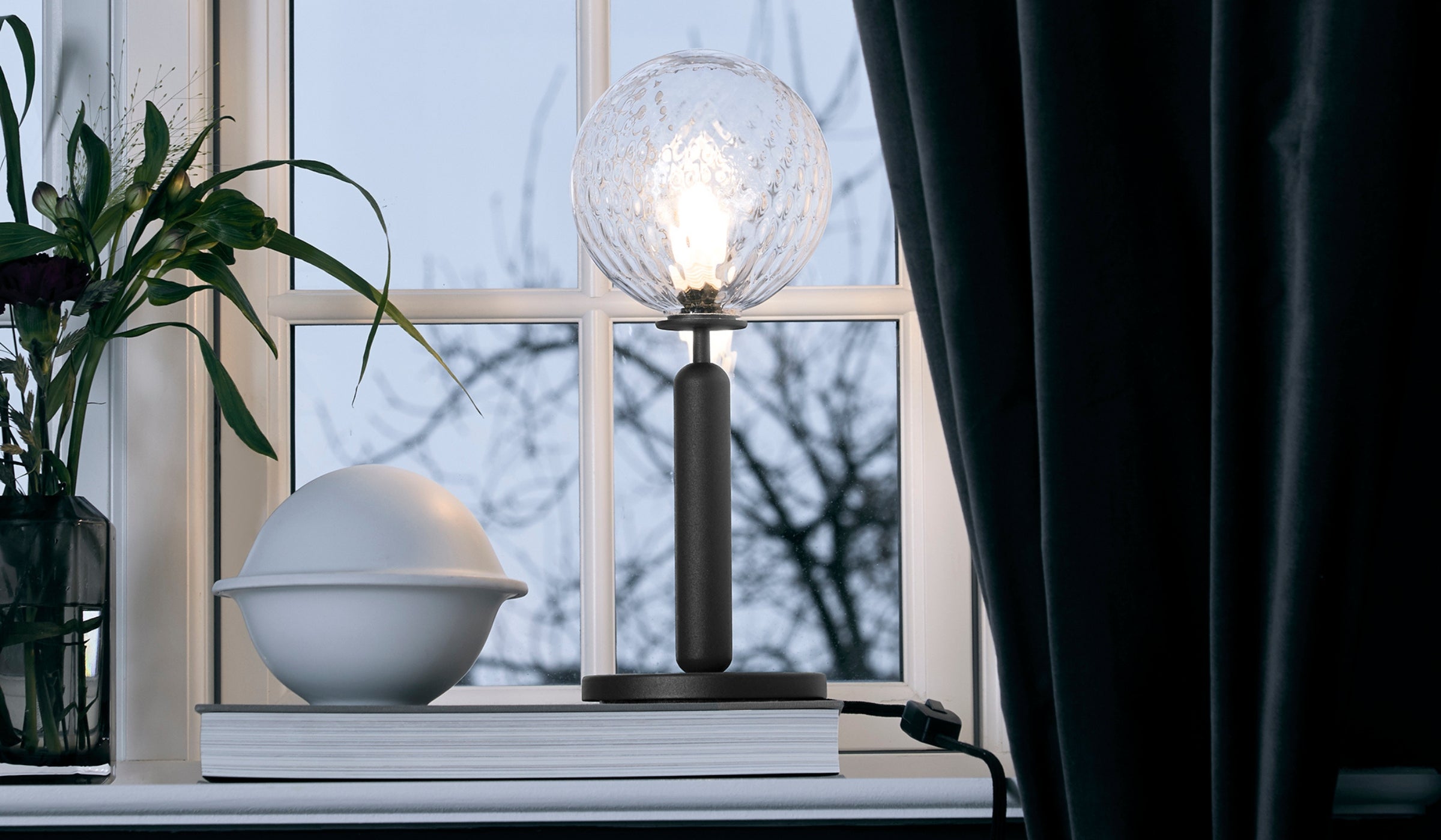 Miira - Table lamp in anodized metal, transparent glass, gray