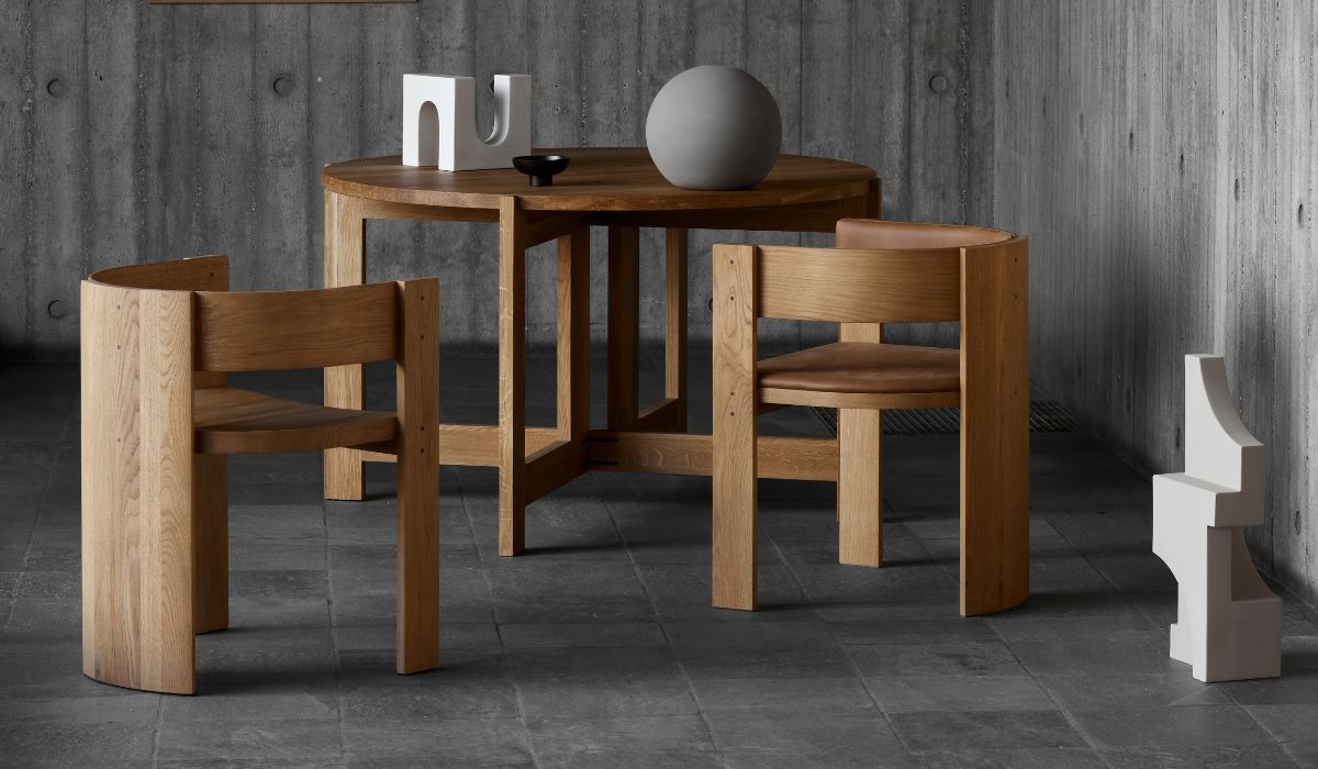 Chaise-Collector - Chaise de salle à manger en cuir et chêne massif--NOVINEA-KRISTINA DAM STUDIO