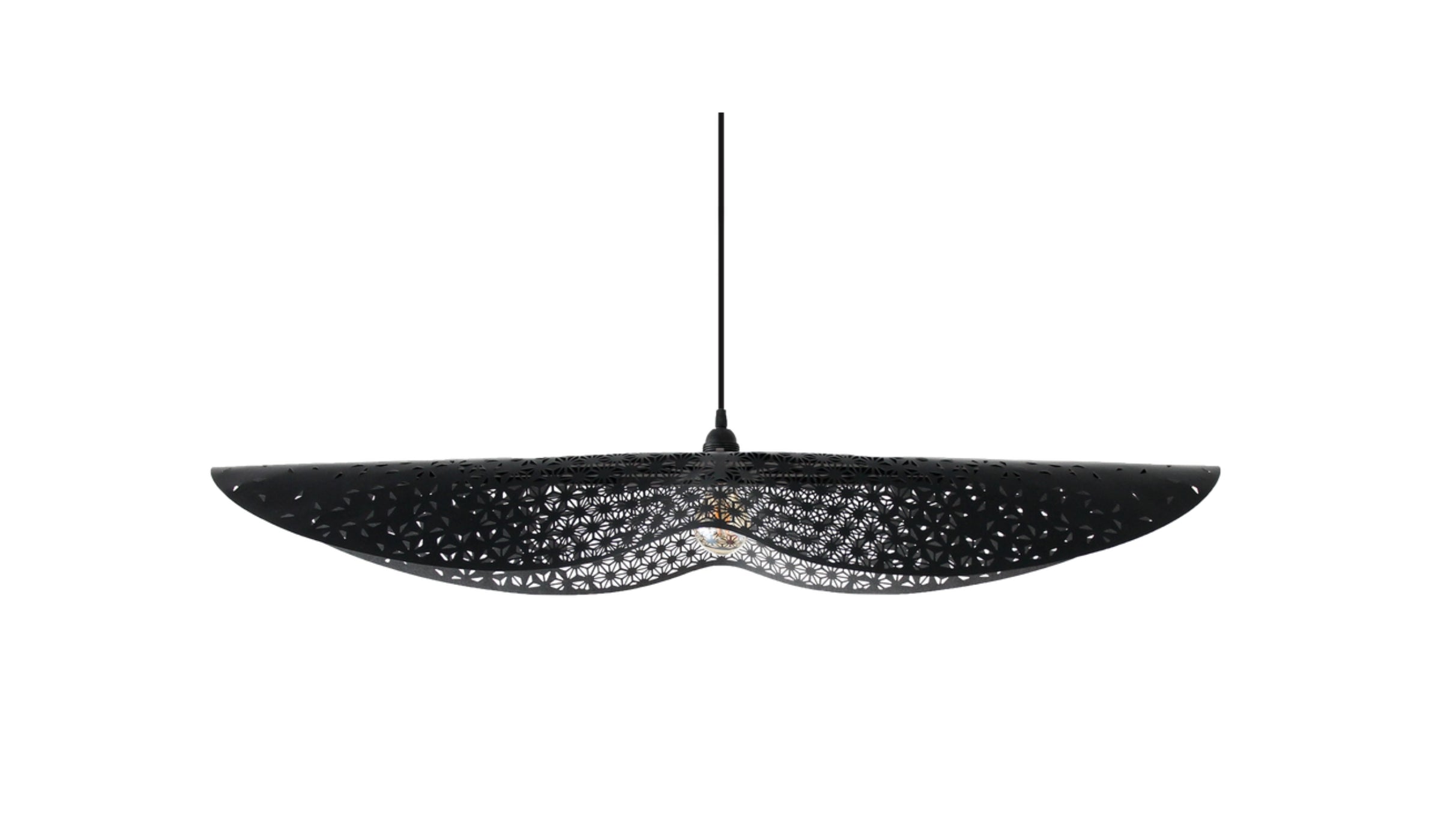 Suspension bohème Envole-moi, cuir recyclé noir, 105cm, ampoule standard