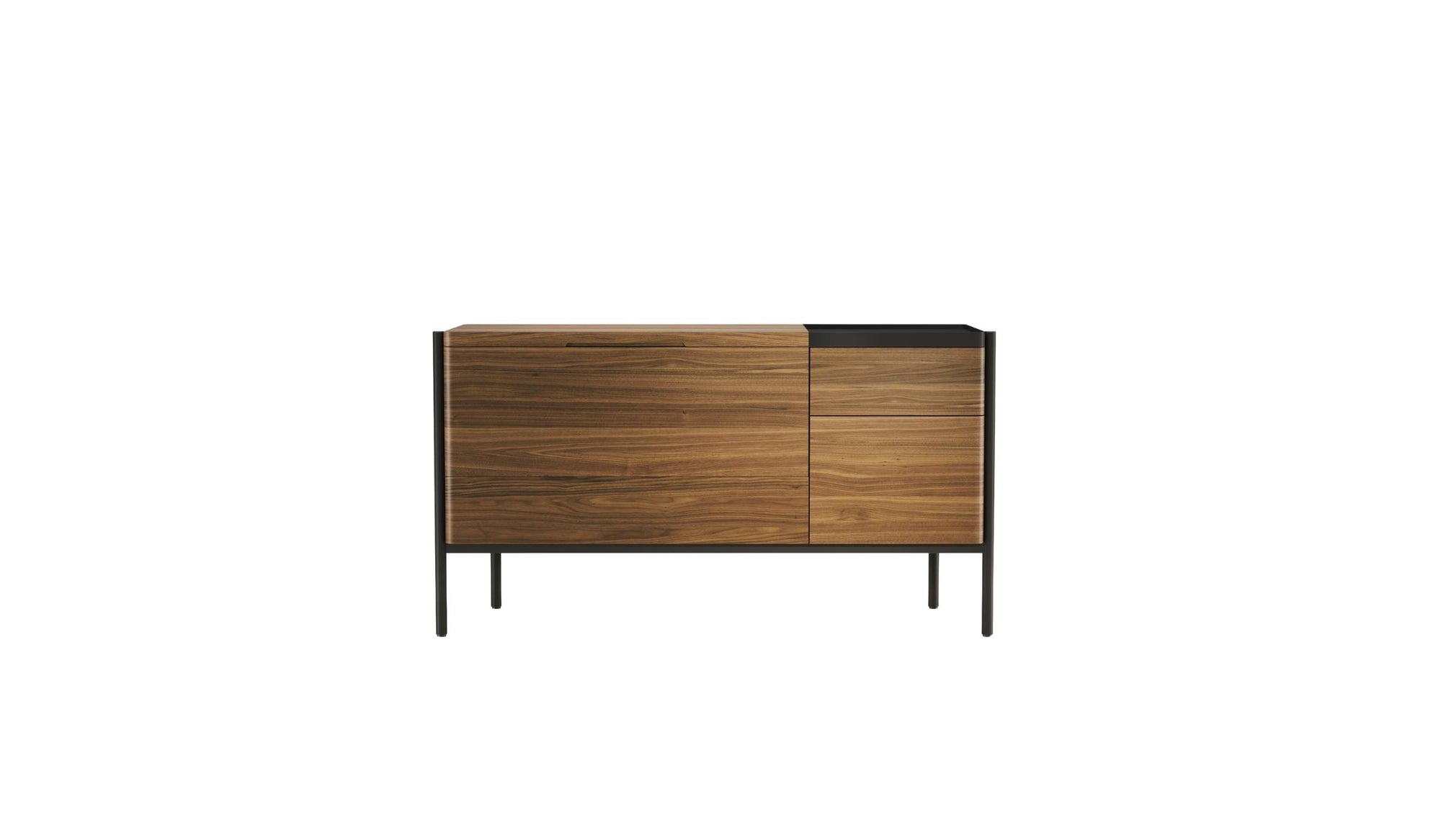 Buffet en bois massif Mey de Wewood, modèle en noyer, vue frontale sur fond blanc.