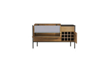 Buffet en bois massif Mey de Wewood, modèle en noyer, vue ouverte avec bar intégré et rangements apparents, sur fond blanc.