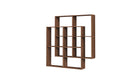 Bibliothèque en bois de noyer à étagères croisées asymétriques, vue décentrée sur fond blanc, modèle X2 Wewood