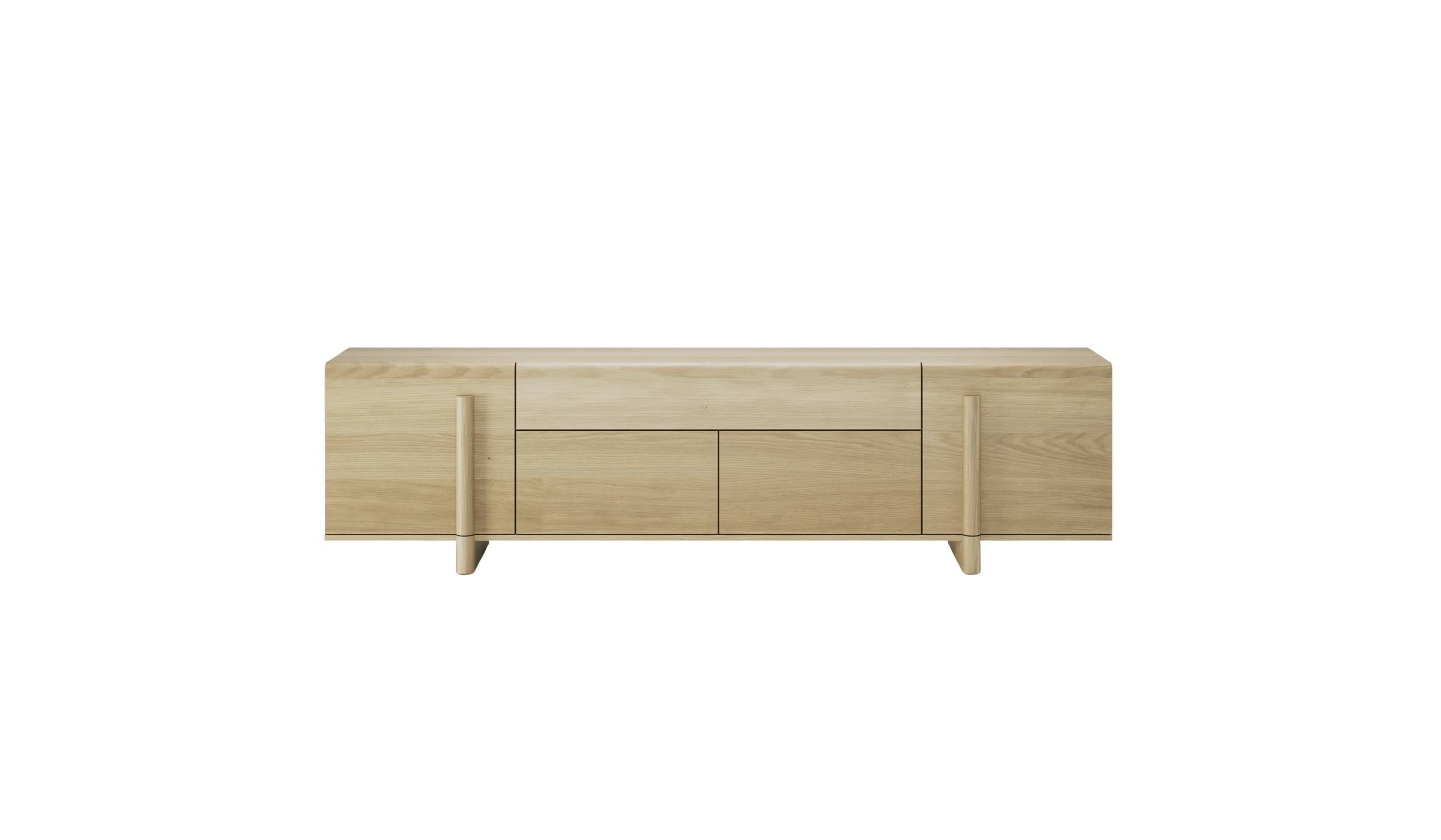 Grand buffet Brutalist en chêne massif clair de WeWood, vue de face sur fond blanc