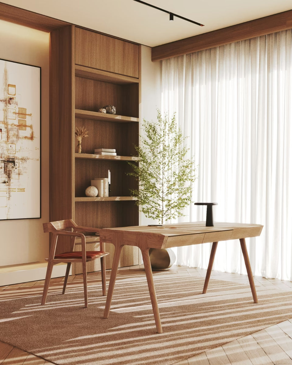 Bureau design en bois massif par Wewood, au style épuré et chaleureux, idéal pour un espace de travail haut de gamme et écoresponsable.