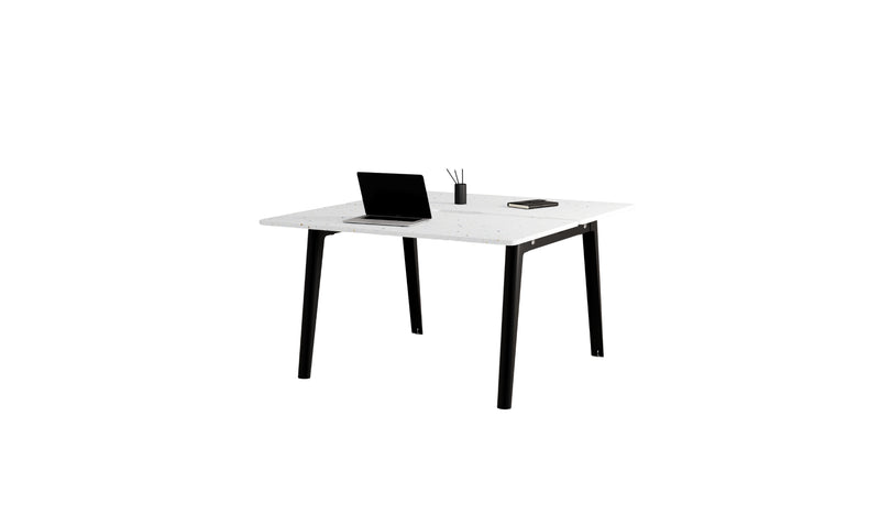 Bureau partagé New Modern, 130x140cm, plastique recyclé blanc et acier noir graphite