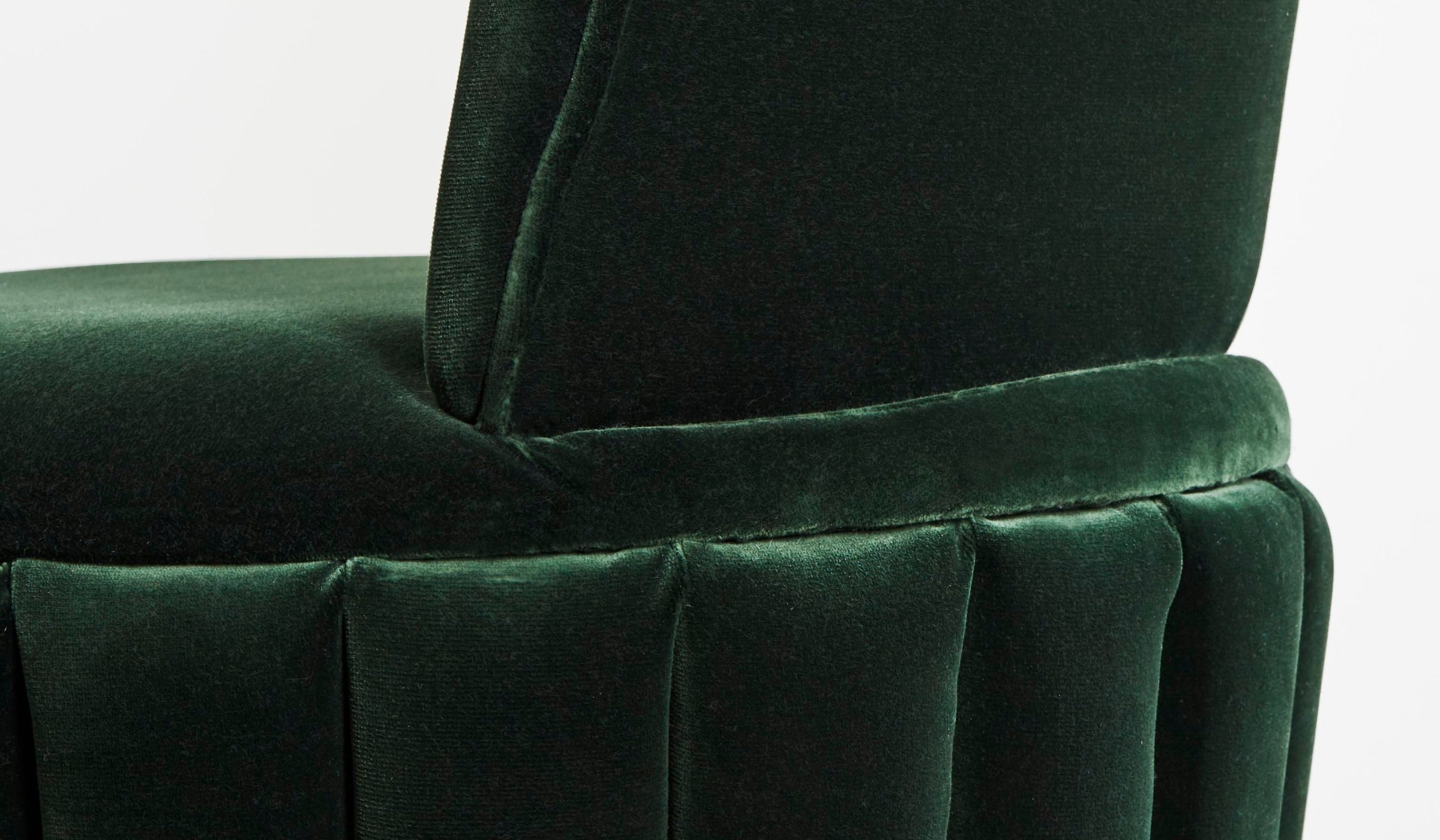 Svetlana - Chair with nevotex velvet covering, brass finish