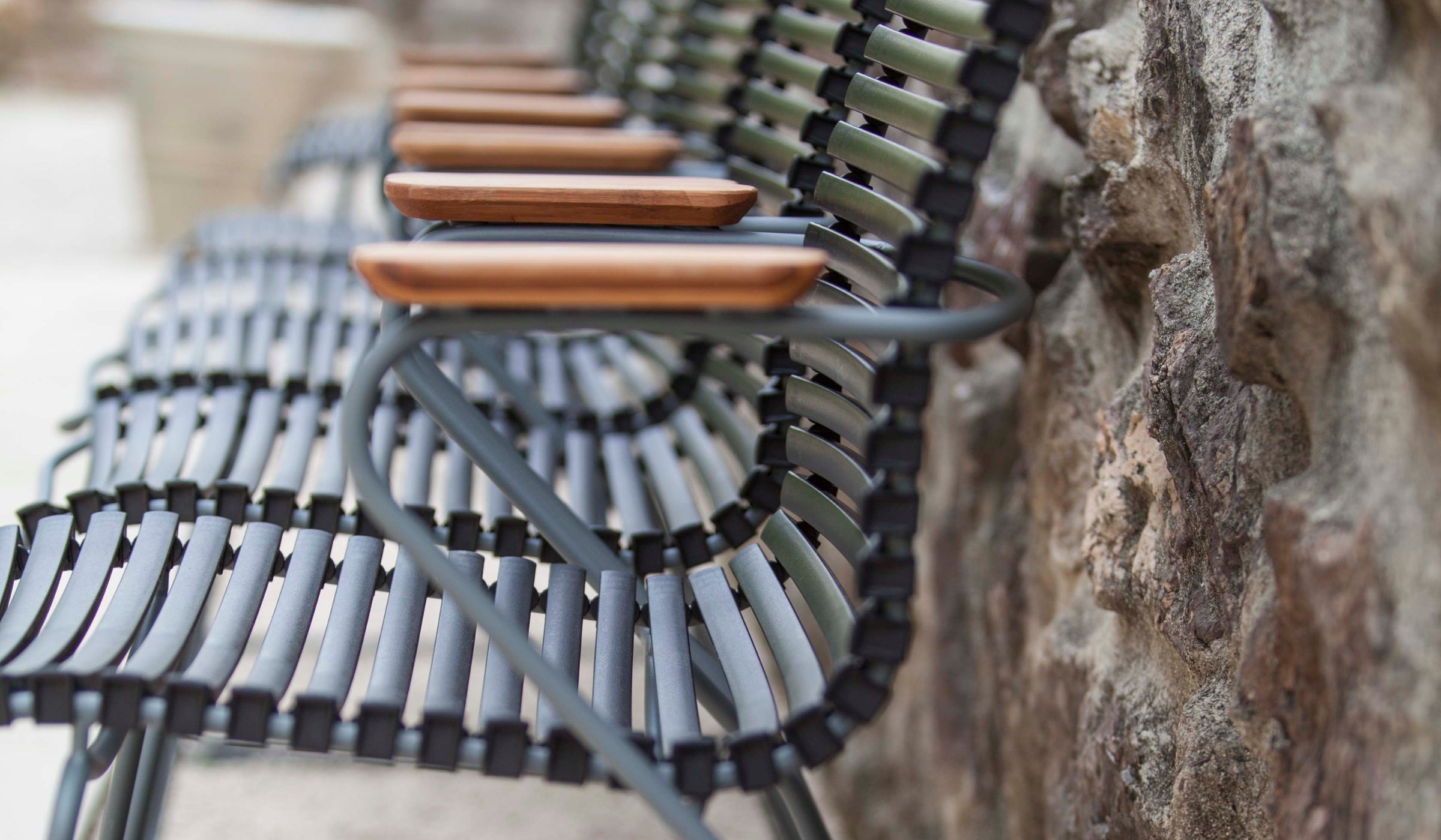 Chaise outdoor-Click - Chaise de jardin, noir et accoudoir en bambou--NOVINEA-HOUE