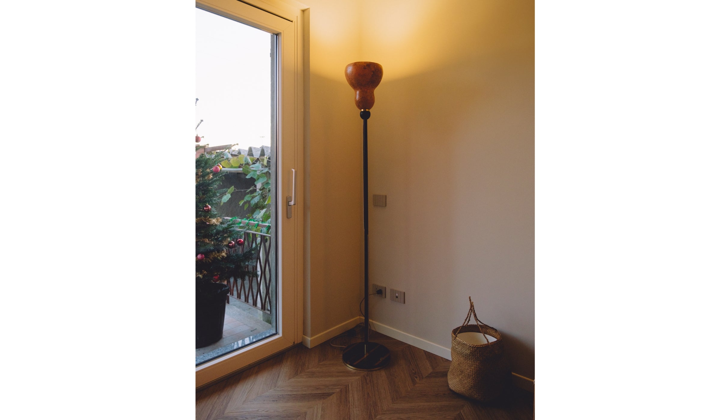 Tulip - Floor lamp, pumpkin lampshade and ash finish, black, brass