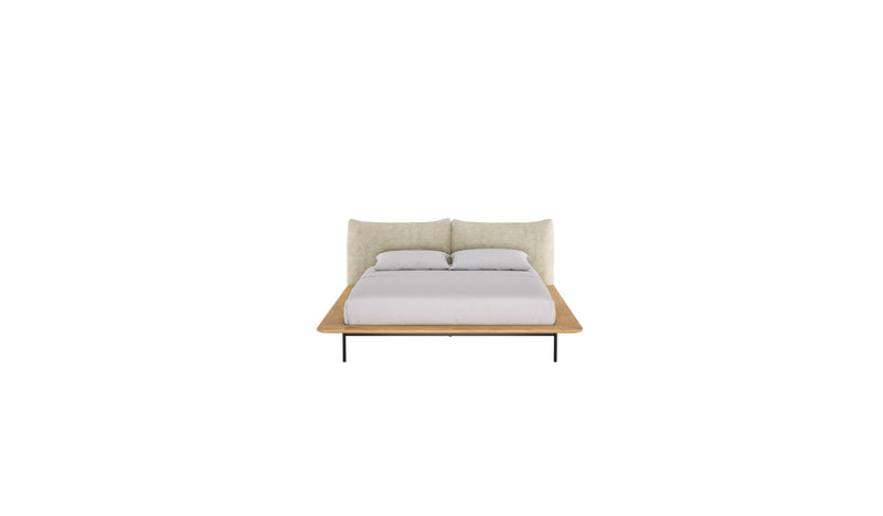 Lit Platform de Wewood en bois massif de chêne, avec tête de lit textile intégrée, vu de face sur fond blanc