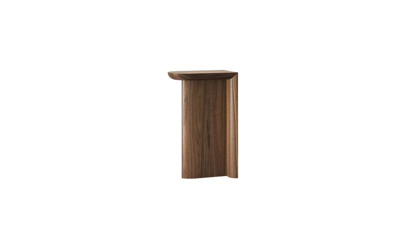 Petite console Re-Form en noyer massif Wewood, vue de trois quarts sur fond blanc