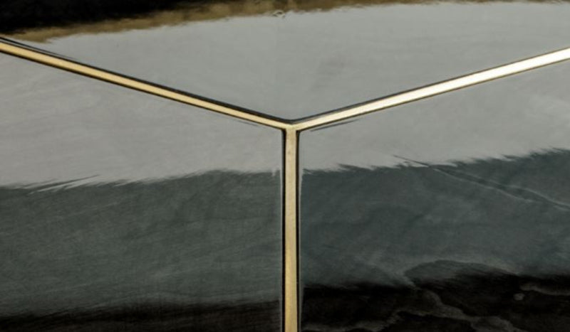 Ray round dining table, in sycamore wood and brass