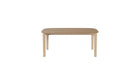Vue en légère plongée de la table Soma 240 cm en chêne massif, plateau ovale et structure fine, 8 à 10 places sur fond blanc