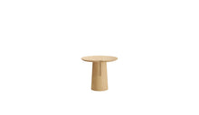 Table d’appoint en chêne massif Anchor vue arrière sur fond blanc