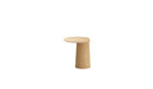 Vue latérale de la table d’appoint haute Anchor, silhouette élancée en bois massif