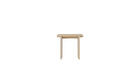 Table d'appoint haute Rigoles de WeWood en chêne naturel, vue de face sur fond blanc, piètement géométrique et plateau incurvé