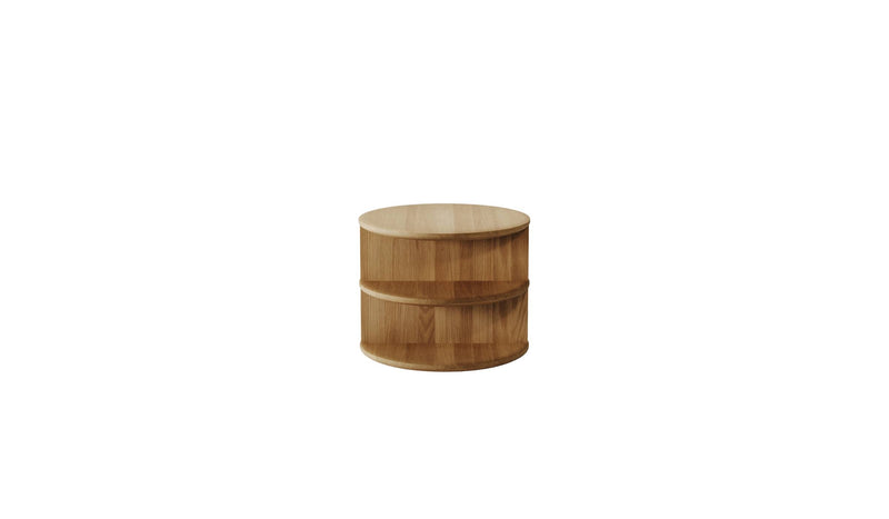 Table de chevet Triplex en chene massif de Wewood, vue de face sur fond blanc