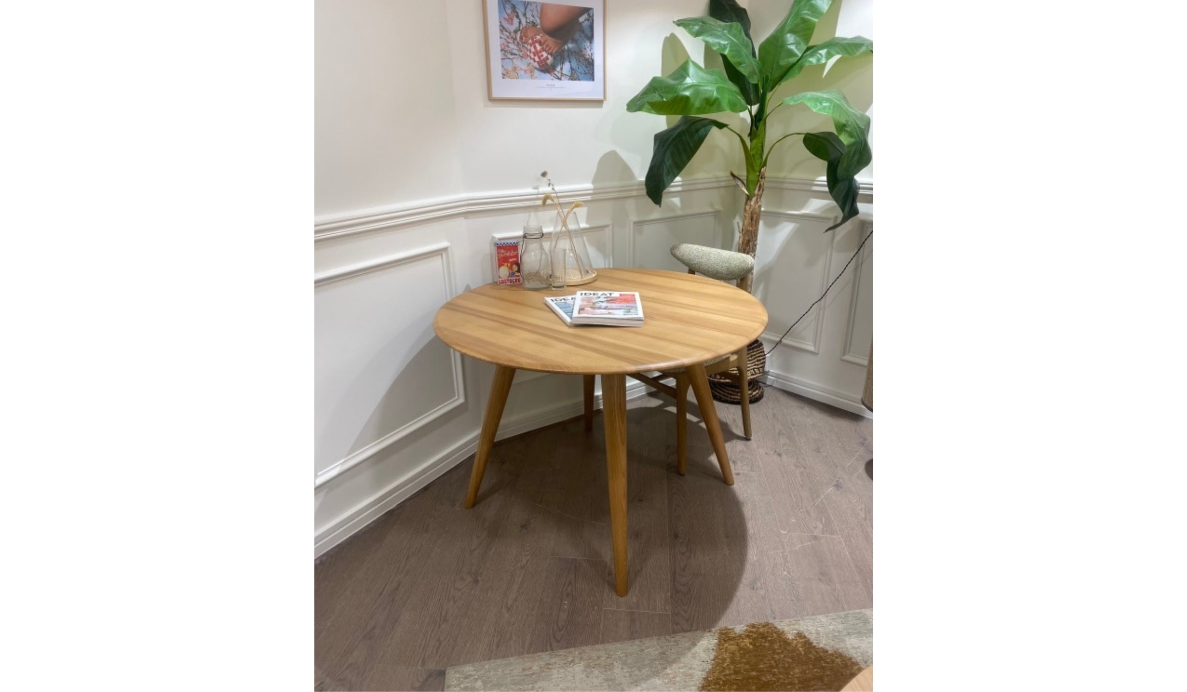 Round - Dining table