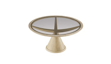 Table ronde Vasco en chêne et verre fumé, vue en plongée sur fond blanc, base conique et structure croisée en bois