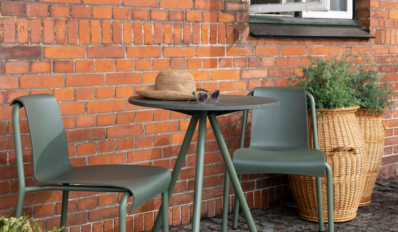 Nami - Table de repas extérieure design en plastique recyclé, vert