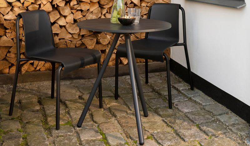 Nami - Designer outdoor dining table in recycled plastic, black