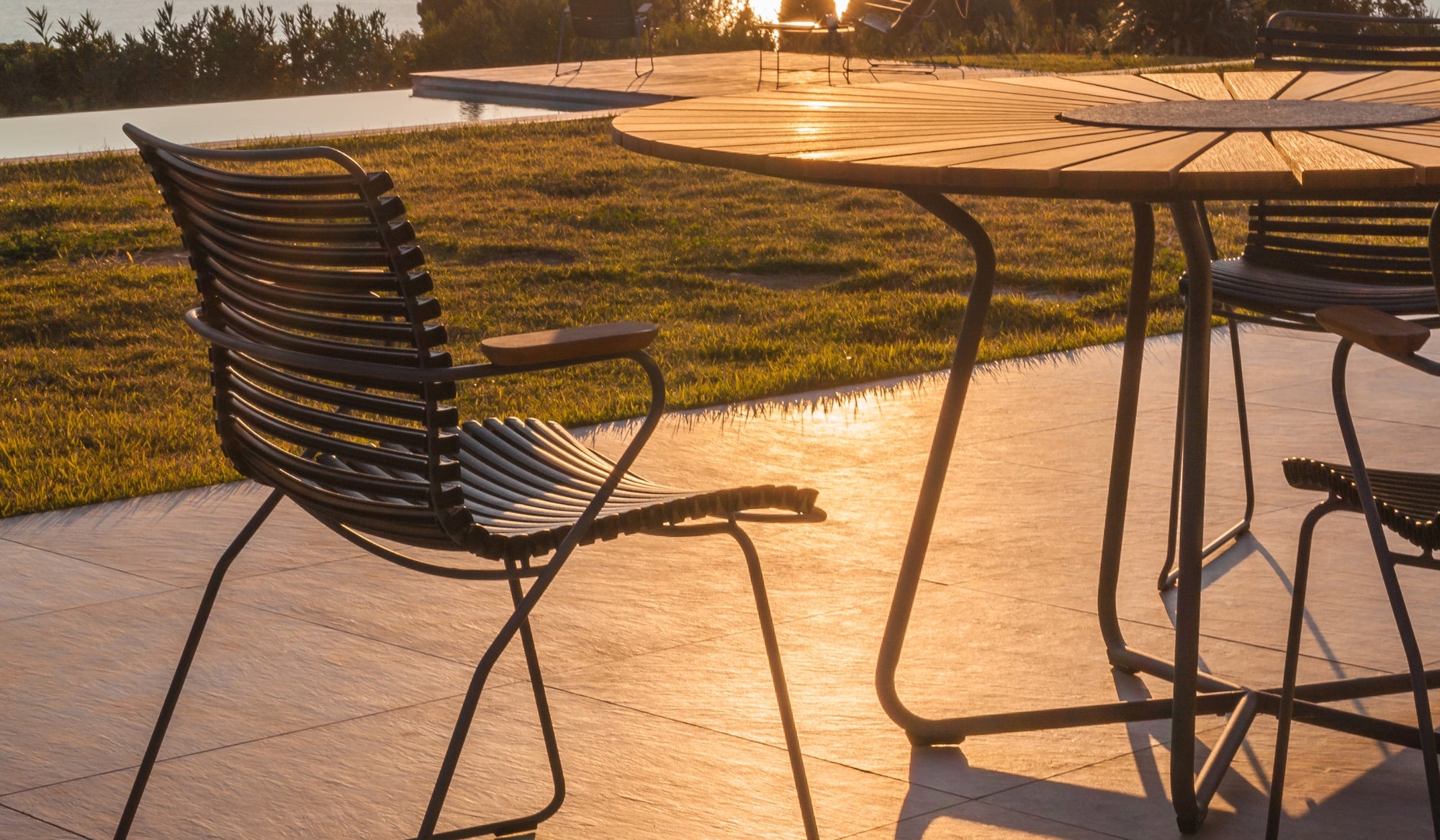 Table de repas outdoor-Circle - Table à manger extérieur en bambou, Ø 150cm--NOVINEA-HOUE