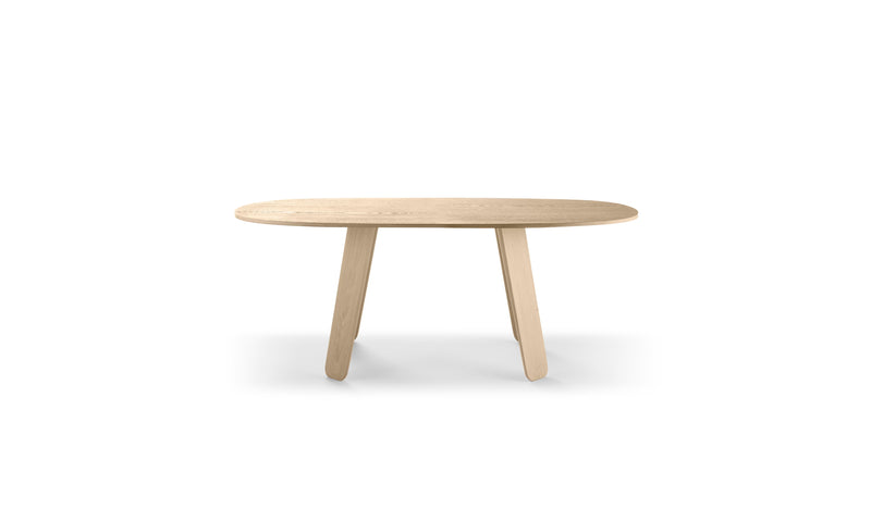 Table ovale Triku, en chêne massif